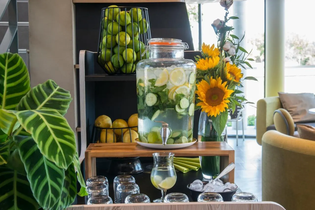 Hotel Ibis Styles Pertuis Portes Du Luberon