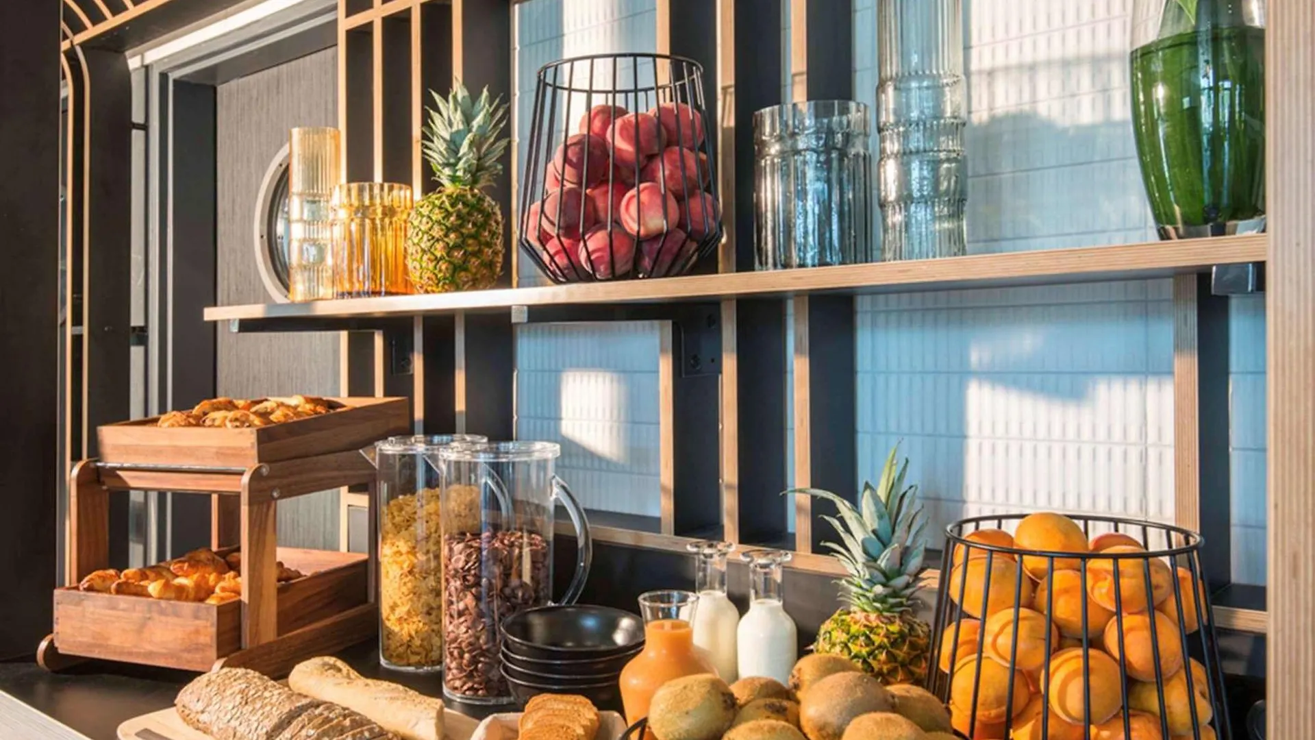 Hotel Ibis Styles Pertuis Portes Du Luberon