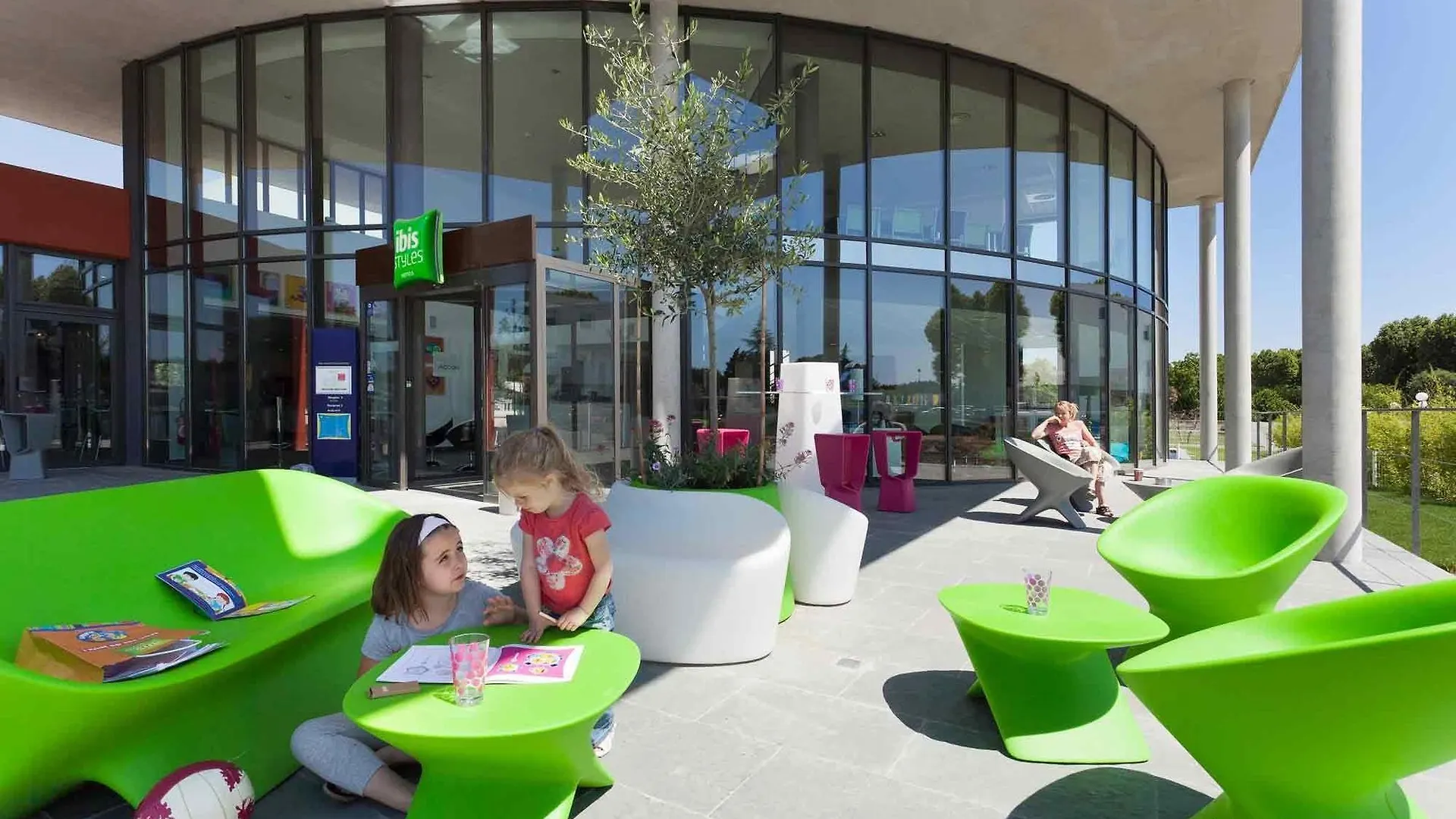 Ibis Styles Pertuis Portes Du Luberon