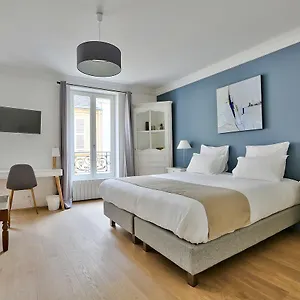Le Clos De L'olivier 2*, Parigi Francia